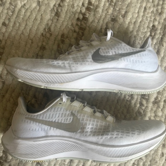 Nike Shoes - Nike Air Zooms!